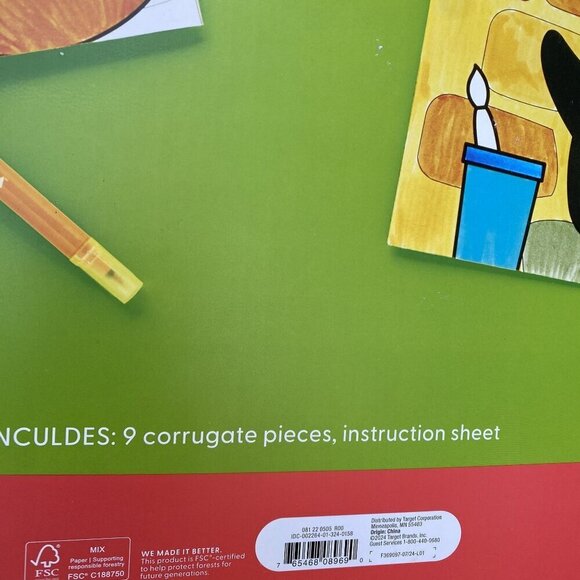 Christmas Craft Color-Your-Own Santa's Workshop Fort - Mondo Llama™ - Picture 7 of 8